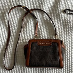 michael kors crossbody